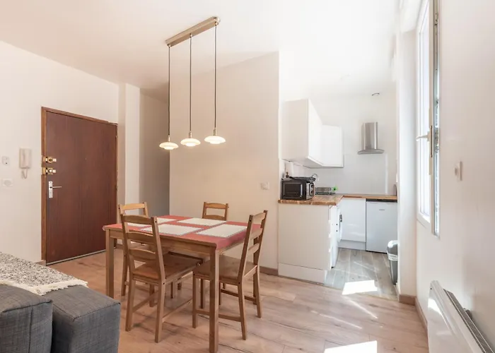 Grottes De - 4 Pers 卢德