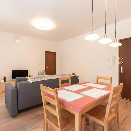 Grottes De - 4 Pers * 卢德